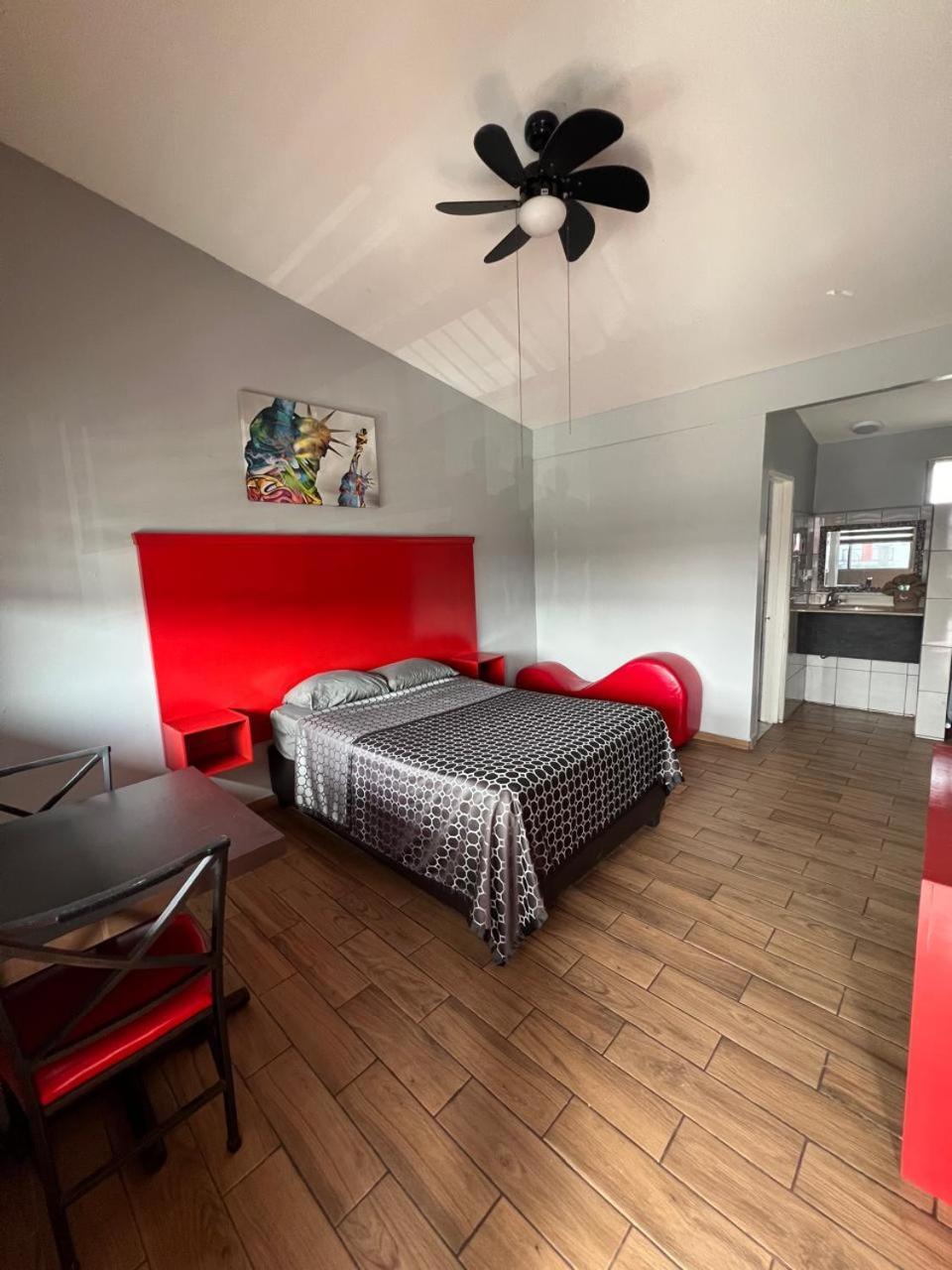 Hotel Luna Park Тихуана Екстериор снимка