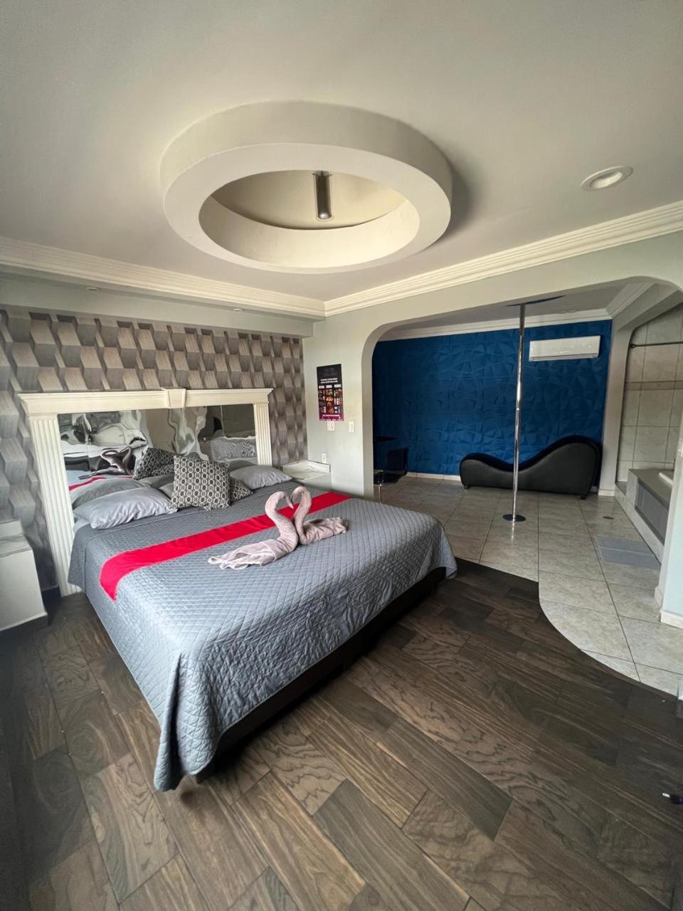 Hotel Luna Park Тихуана Екстериор снимка